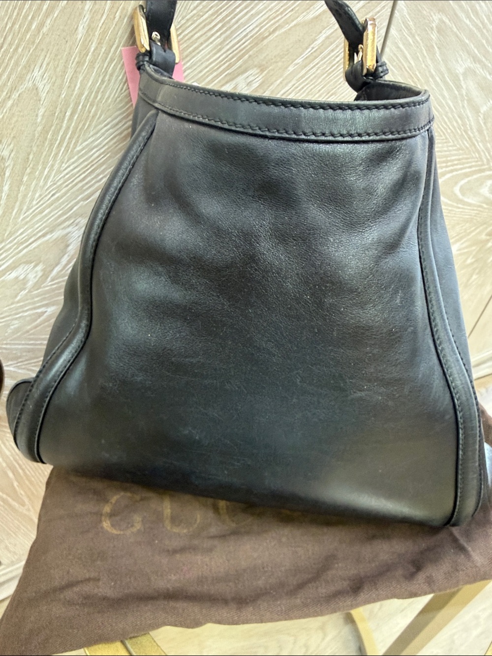 Gucci Black Leather Shoulder Bag with Gold Double G Emblem - Picture 5 of 10
